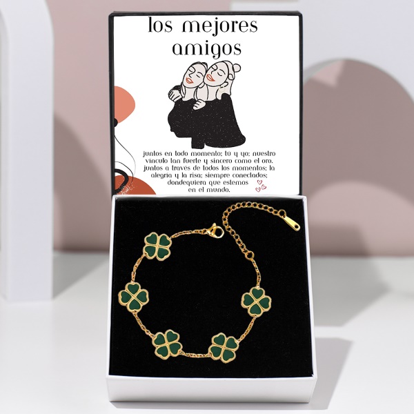 SUZY_CHARMBRACELET_9.9.2024_NASTJA_ES_10000x1000px_V3_10000x1000px_V3